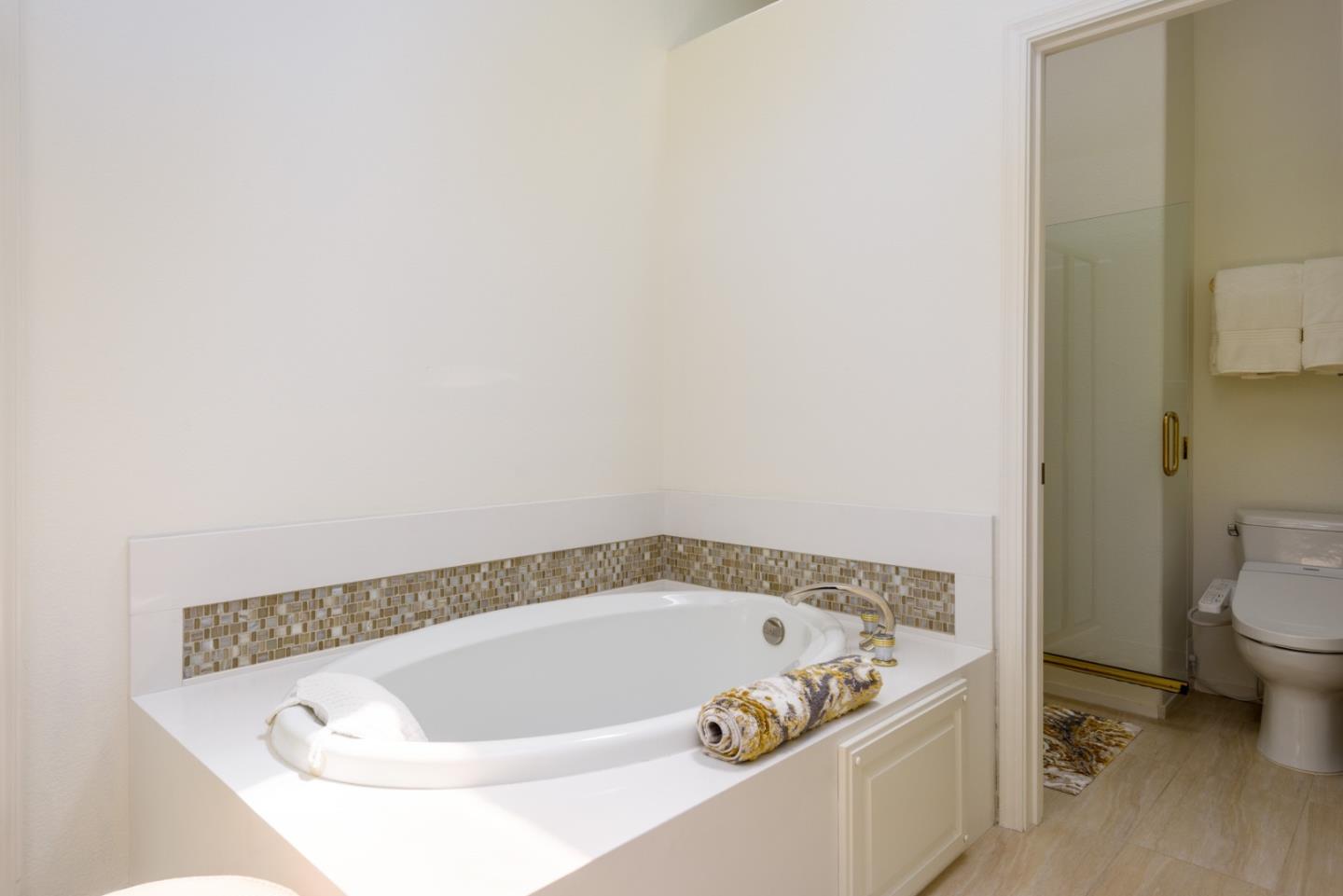 Detail Gallery Image 24 of 37 For 1931 Kentfield Ave, Redwood City,  CA 94061 - 3 Beds | 2/1 Baths