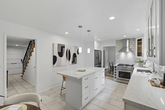 Detail Gallery Image 12 of 69 For 118 Belridge Dr, Los Gatos,  CA 95032 - 6 Beds | 3 Baths