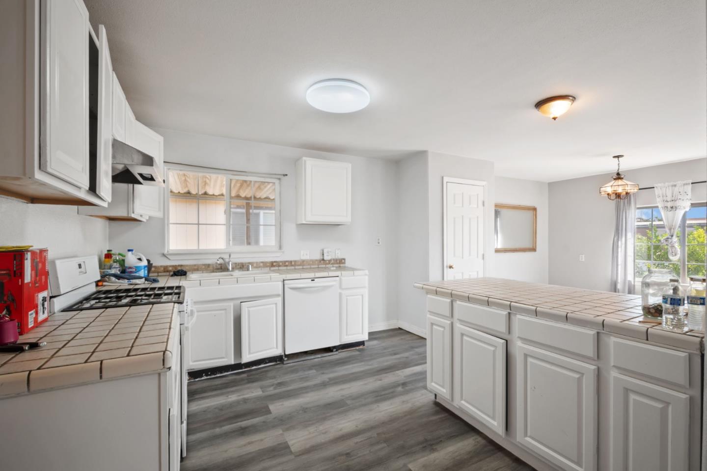 Detail Gallery Image 10 of 22 For 1 Appletree Ln #1,  Hollister,  CA 95023 - 3 Beds | 2 Baths