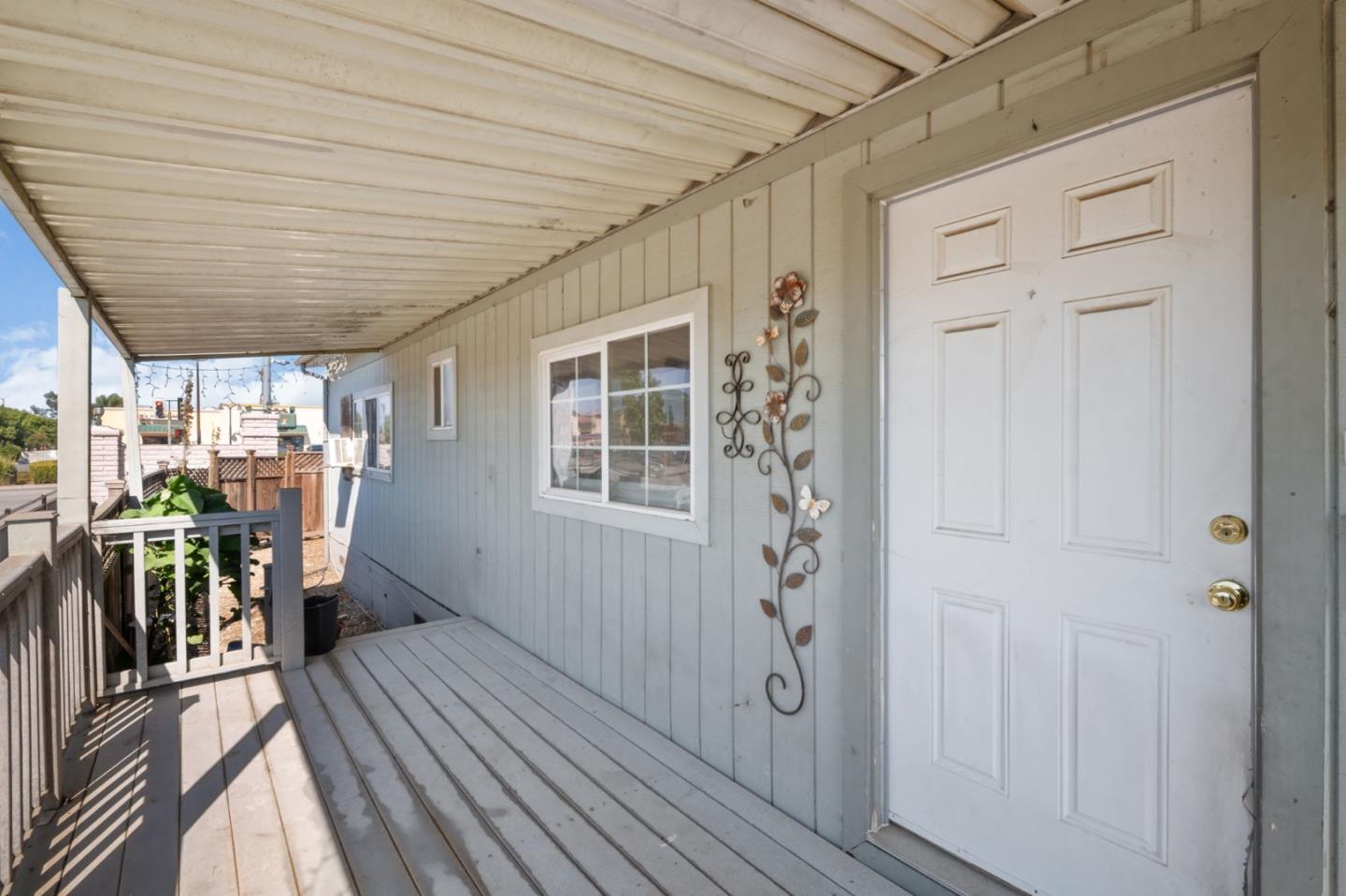 Detail Gallery Image 3 of 22 For 1 Appletree Ln #1,  Hollister,  CA 95023 - 3 Beds | 2 Baths