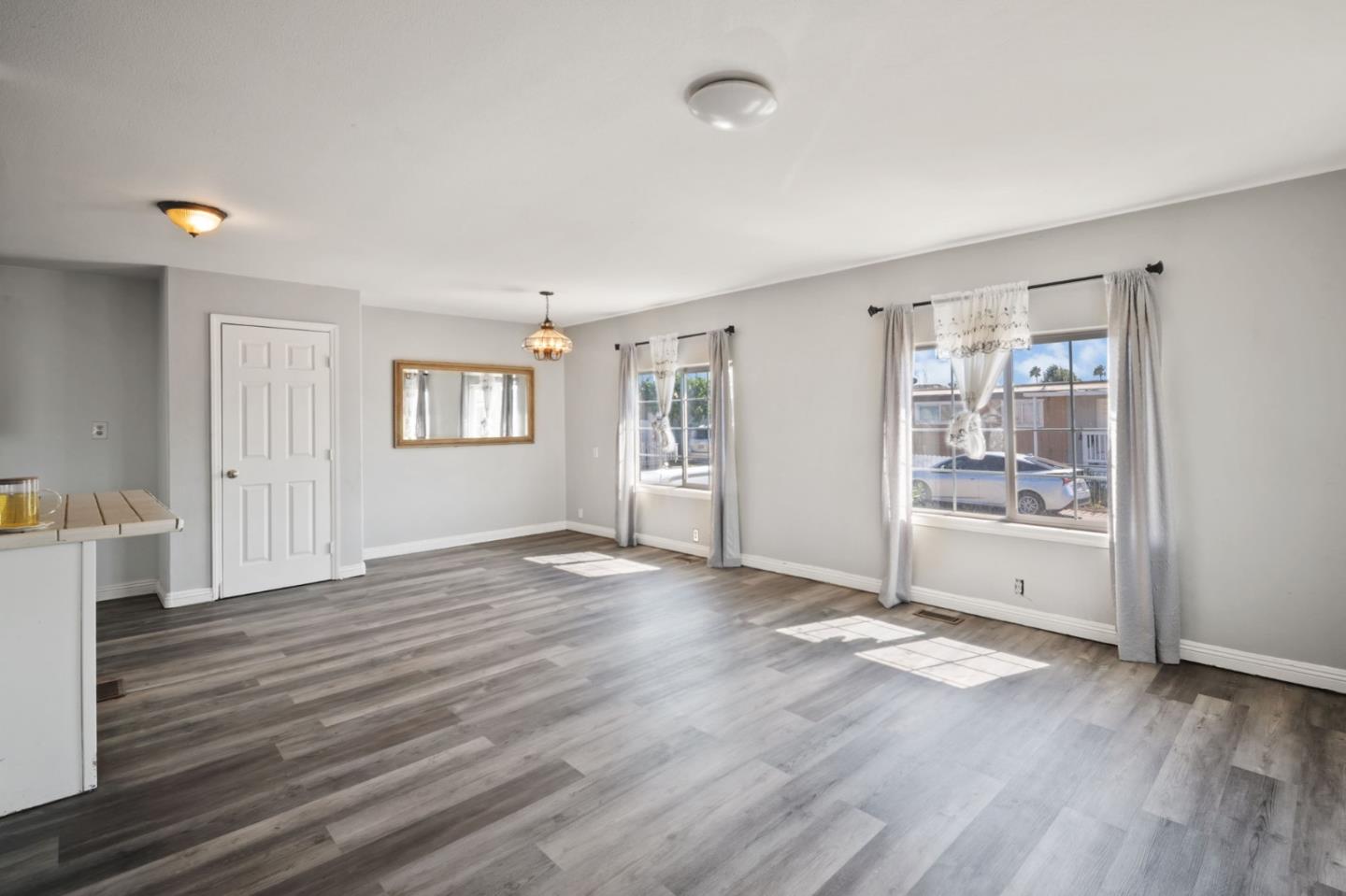 Detail Gallery Image 4 of 22 For 1 Appletree Ln #1,  Hollister,  CA 95023 - 3 Beds | 2 Baths