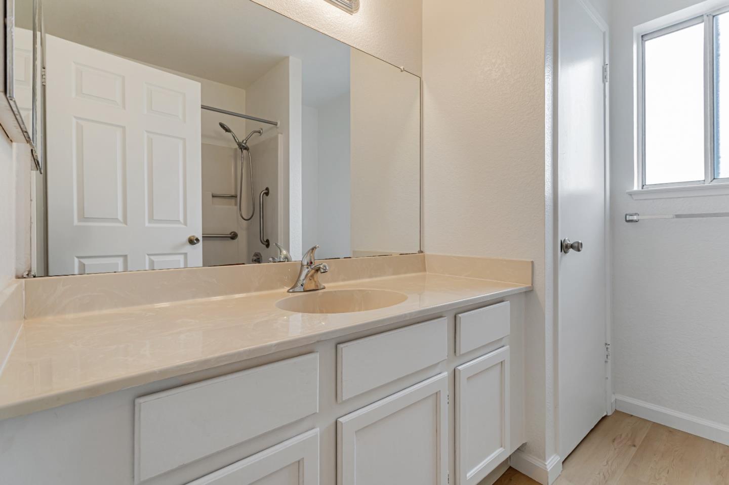 Detail Gallery Image 20 of 26 For 1733 Eastbrook Ct, Santa Cruz,  CA 95062 - 2 Beds | 1/1 Baths