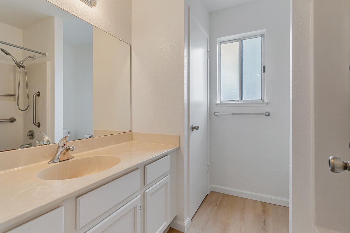 Detail Gallery Image 21 of 26 For 1733 Eastbrook Ct, Santa Cruz,  CA 95062 - 2 Beds | 1/1 Baths