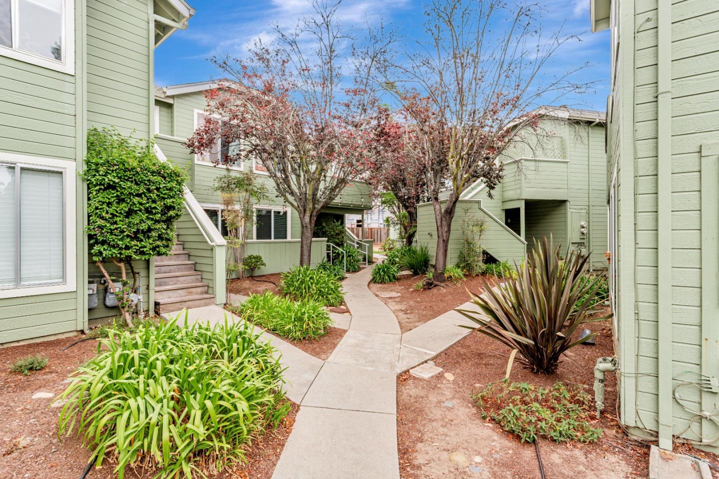 Detail Gallery Image 23 of 26 For 1733 Eastbrook Ct, Santa Cruz,  CA 95062 - 2 Beds | 1/1 Baths
