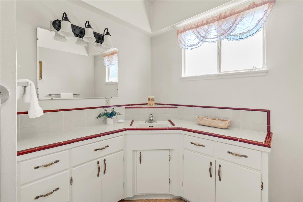 Detail Gallery Image 21 of 37 For 3220 Williams Rd, San Jose,  CA 95117 - 3 Beds | 1 Baths