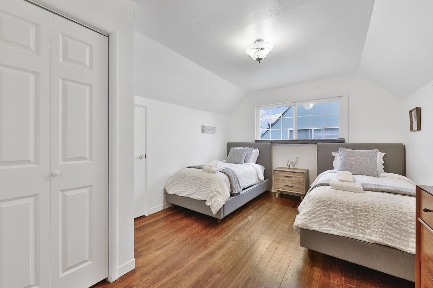 Detail Gallery Image 14 of 18 For 672 Claridge Dr, Pacifica,  CA 94044 - 5 Beds | 2 Baths