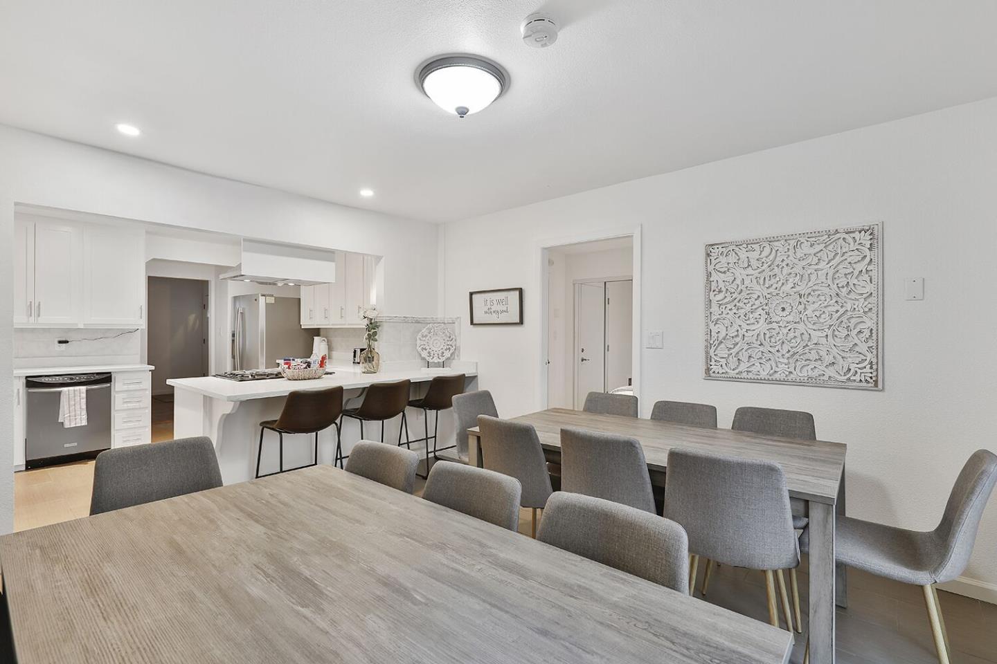 Detail Gallery Image 8 of 18 For 672 Claridge Dr, Pacifica,  CA 94044 - 5 Beds | 2 Baths