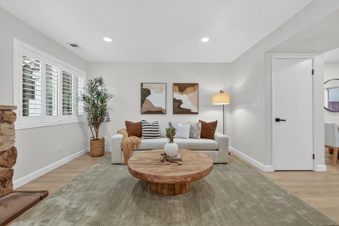 Detail Gallery Image 3 of 46 For 3513 Ivalynn Cir, San Jose,  CA 95132 - 2 Beds | 2/1 Baths