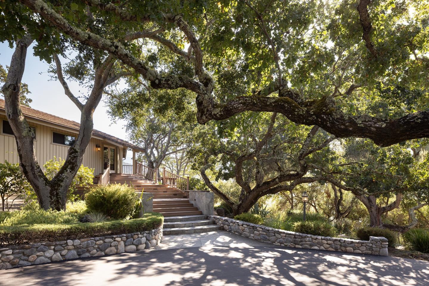 Detail Gallery Image 3 of 60 For 245 Vista Verde, Carmel Valley,  CA 93924 - 3 Beds | 3 Baths
