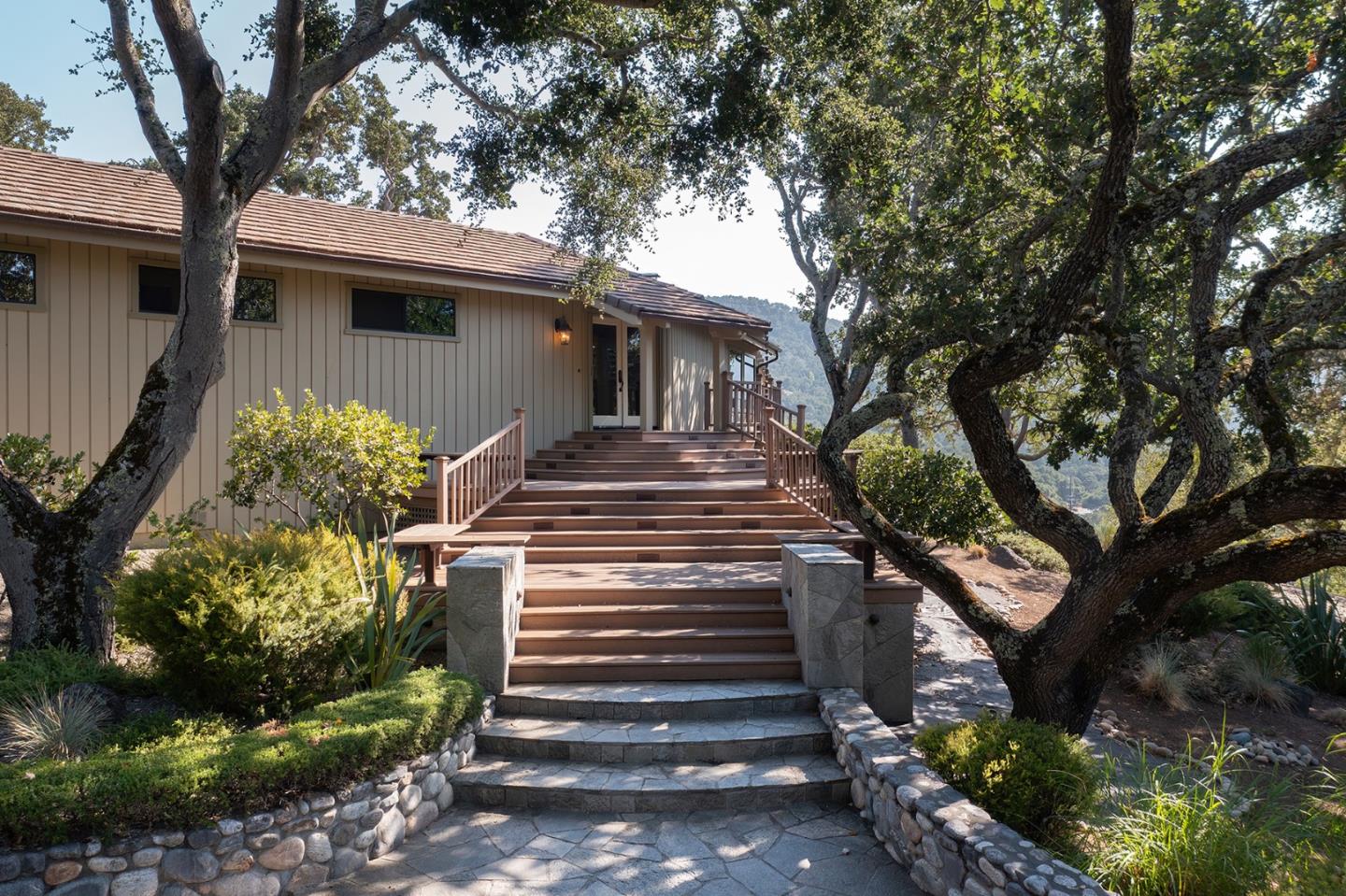 Detail Gallery Image 4 of 60 For 245 Vista Verde, Carmel Valley,  CA 93924 - 3 Beds | 3 Baths