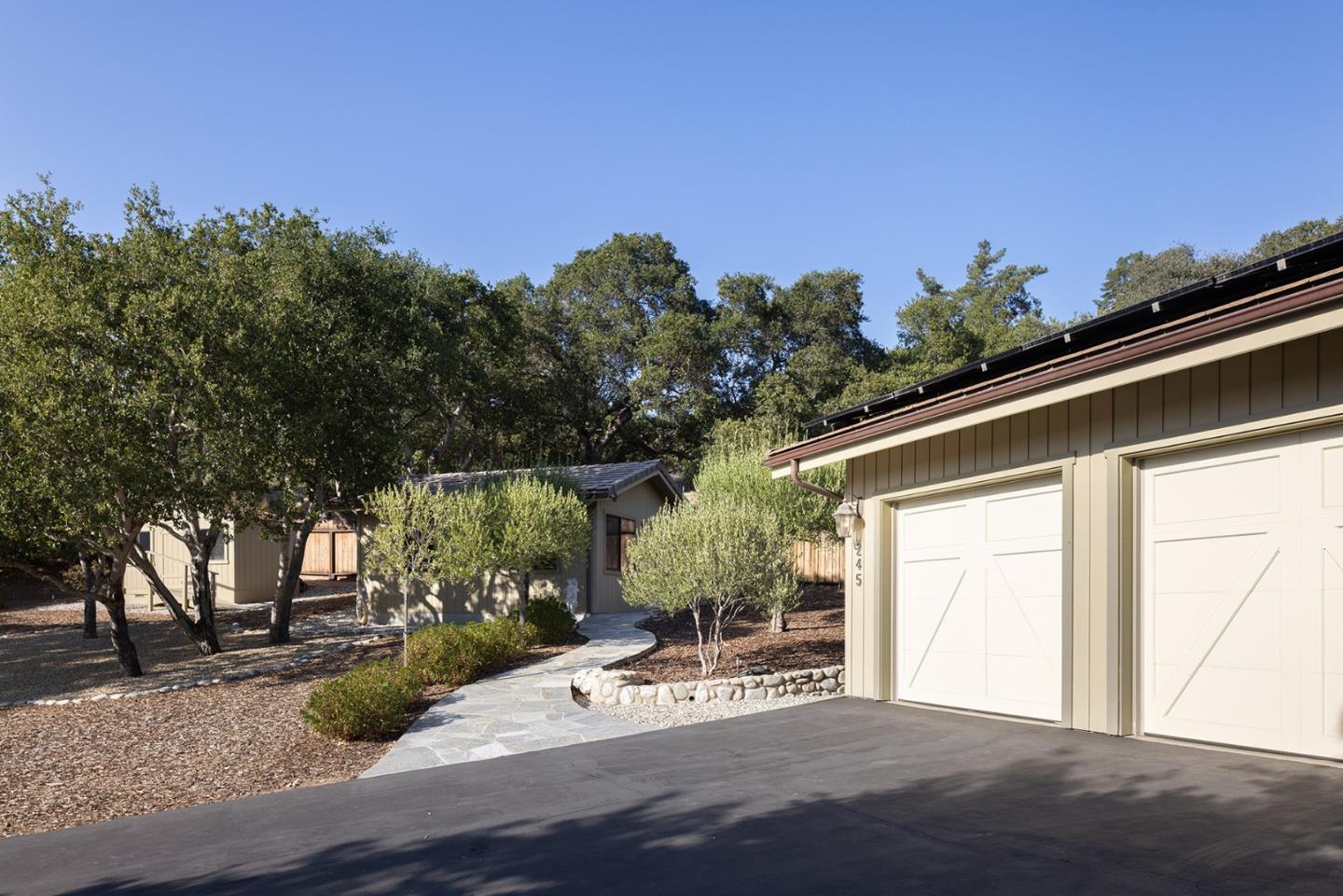 Detail Gallery Image 42 of 60 For 245 Vista Verde, Carmel Valley,  CA 93924 - 3 Beds | 3 Baths