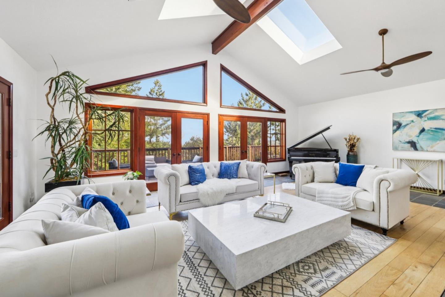 Detail Gallery Image 12 of 36 For 16501 Skyline Blvd, Woodside,  CA 94062 - 5 Beds | 4/1 Baths