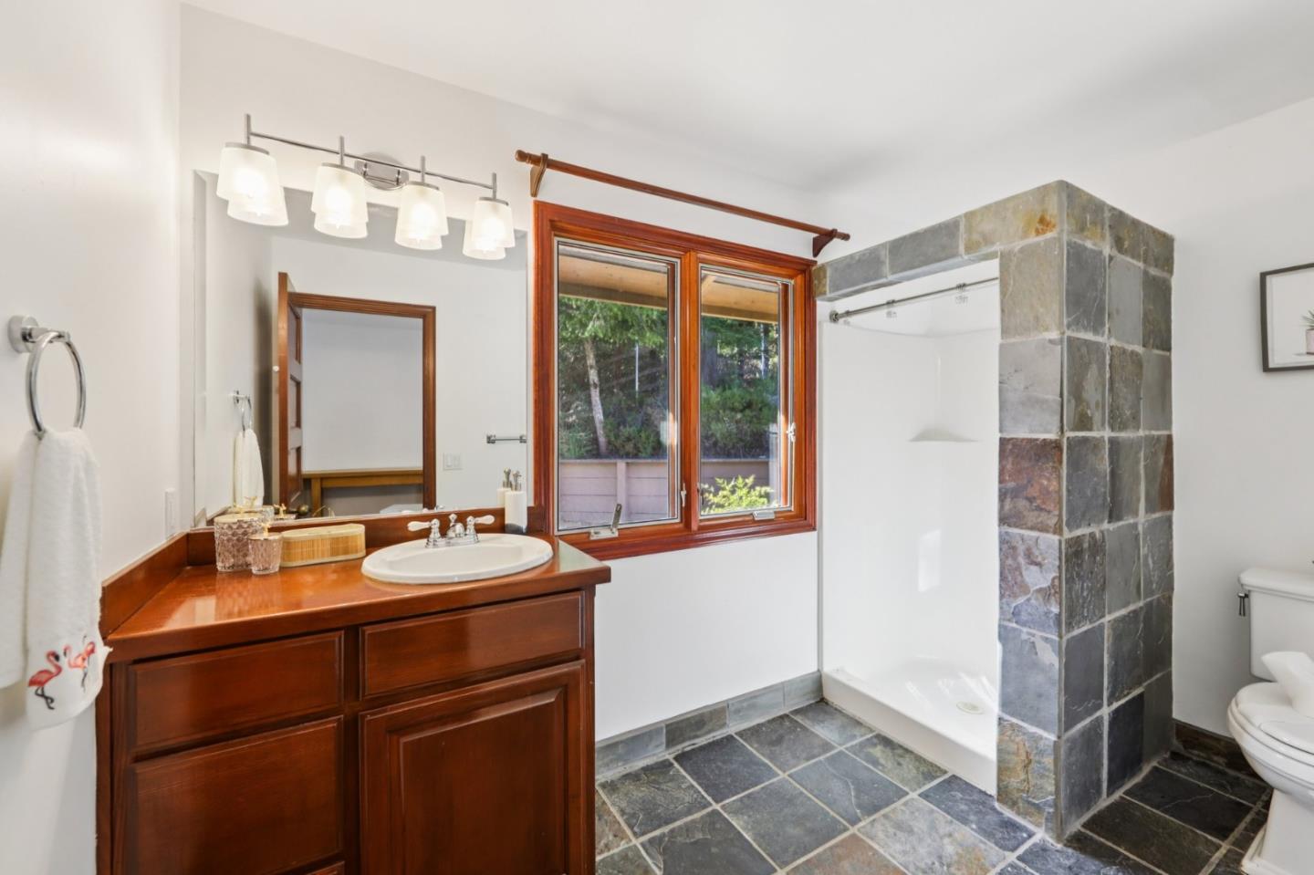 Detail Gallery Image 18 of 36 For 16501 Skyline Blvd, Woodside,  CA 94062 - 5 Beds | 4/1 Baths