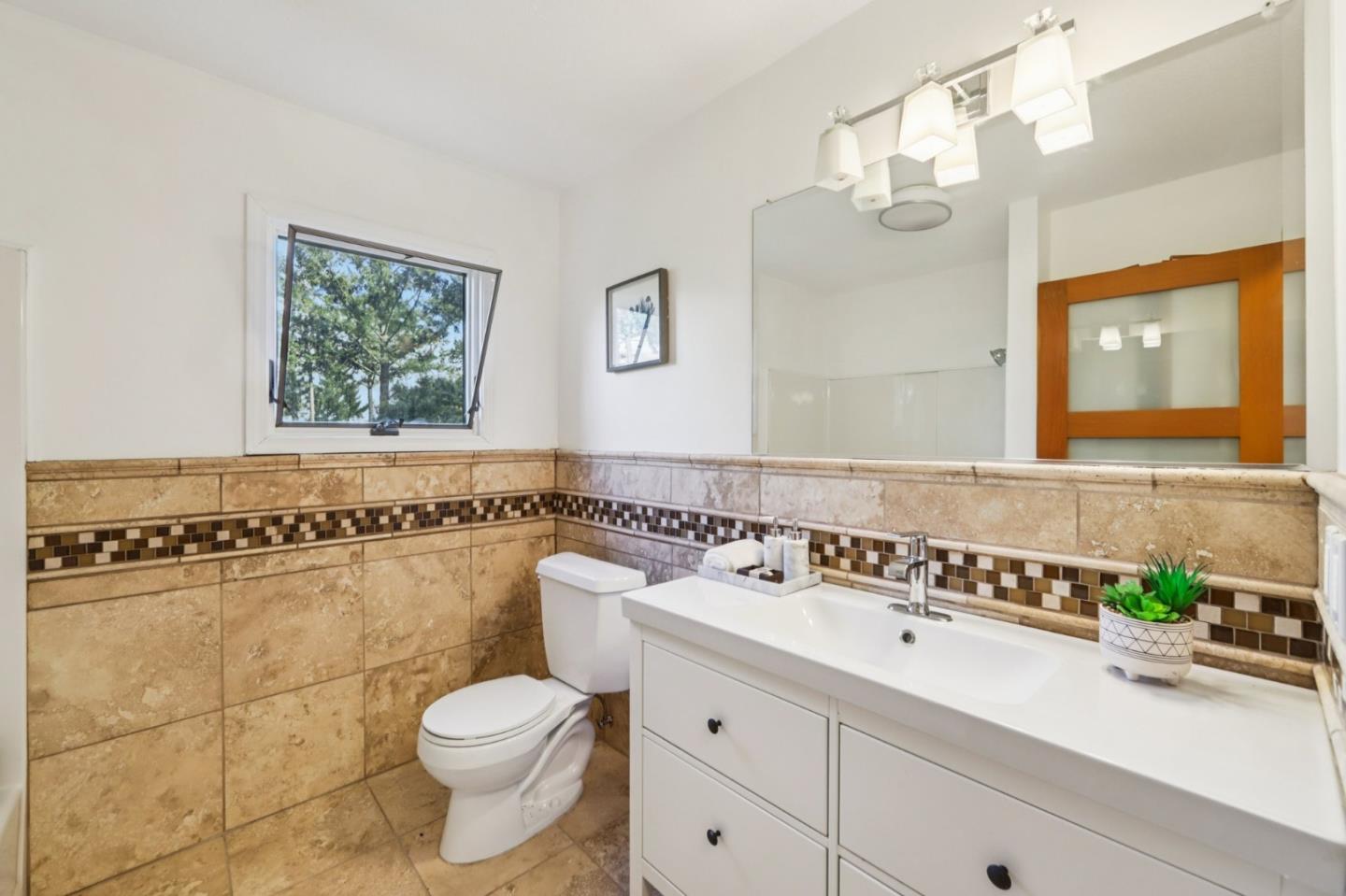 Detail Gallery Image 26 of 36 For 16501 Skyline Blvd, Woodside,  CA 94062 - 5 Beds | 4/1 Baths