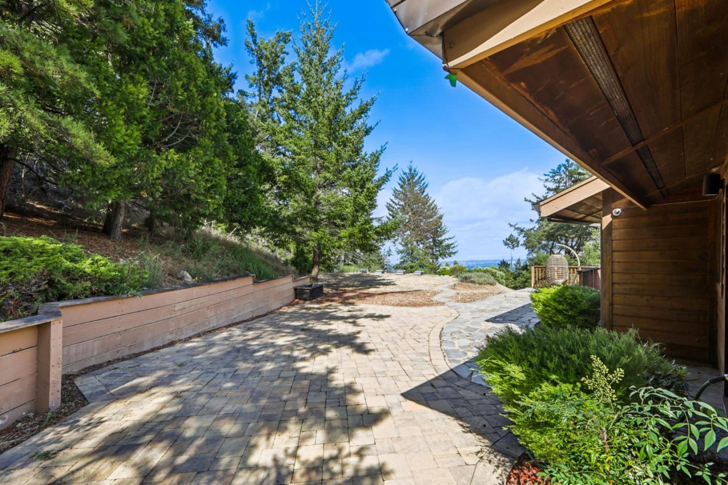 Detail Gallery Image 27 of 36 For 16501 Skyline Blvd, Woodside,  CA 94062 - 5 Beds | 4/1 Baths