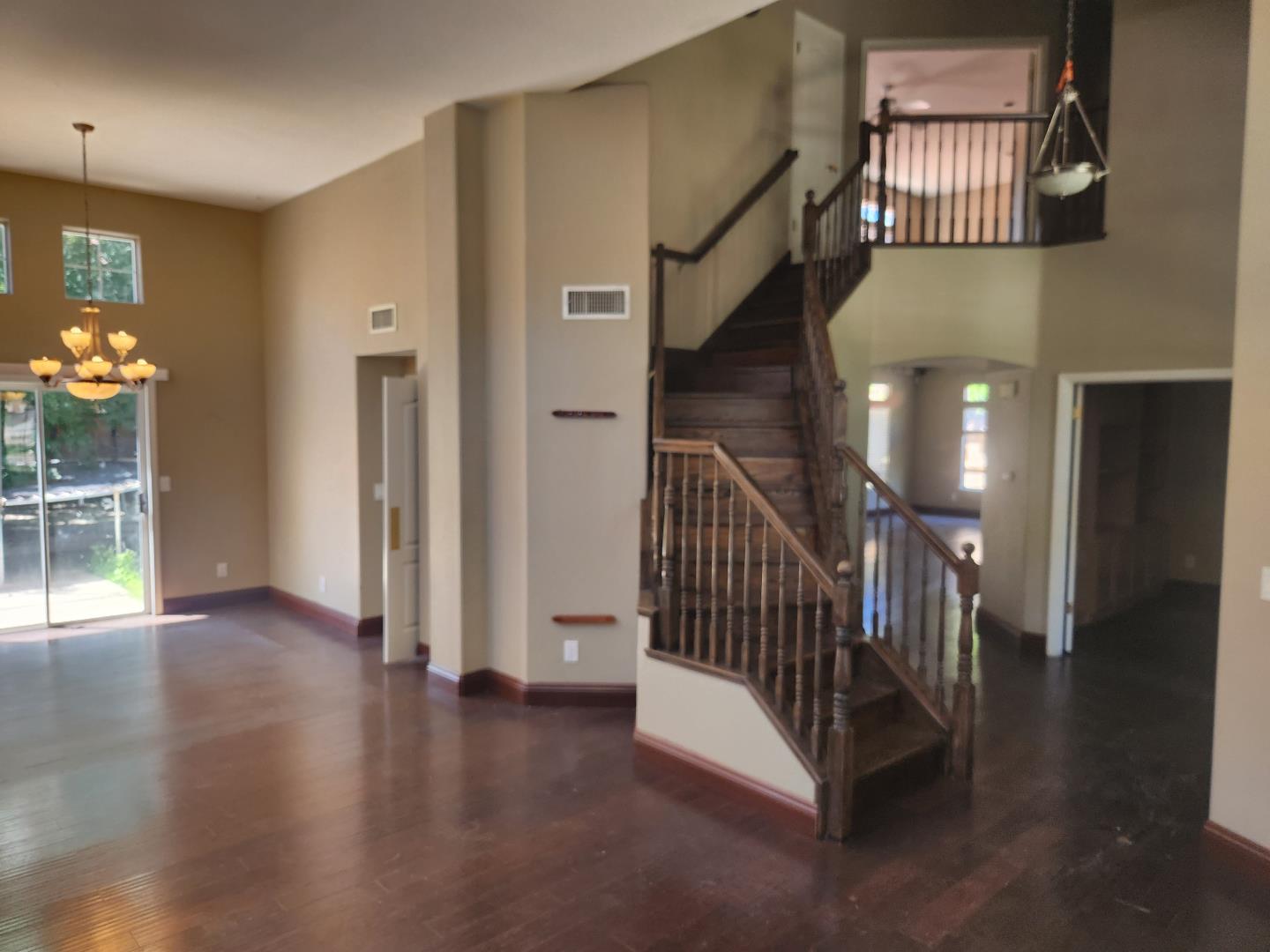 Detail Gallery Image 4 of 7 For 9063 N Woodrow Ave, Fresno,  CA 93720 - 3 Beds | 3/3 Baths