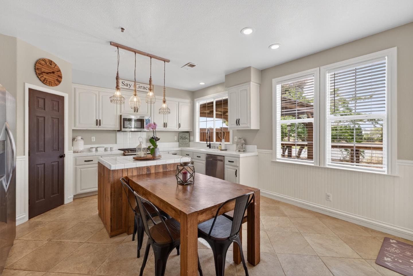 Detail Gallery Image 10 of 41 For 41 Pelican Dr, Watsonville,  CA 95076 - 5 Beds | 3 Baths