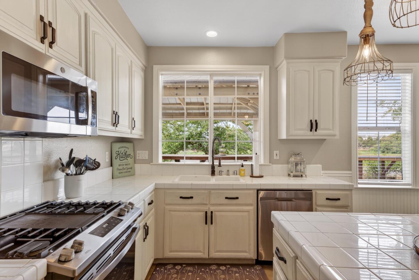 Detail Gallery Image 17 of 41 For 41 Pelican Dr, Watsonville,  CA 95076 - 5 Beds | 3 Baths