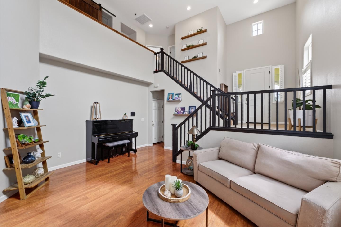 Detail Gallery Image 8 of 41 For 41 Pelican Dr, Watsonville,  CA 95076 - 5 Beds | 3 Baths