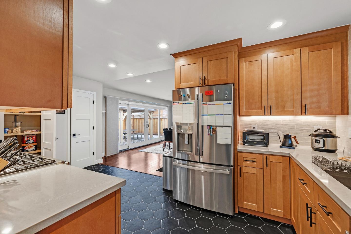 Detail Gallery Image 10 of 35 For 2461 Boxwood Dr, San Jose,  CA 95128 - 3 Beds | 2 Baths