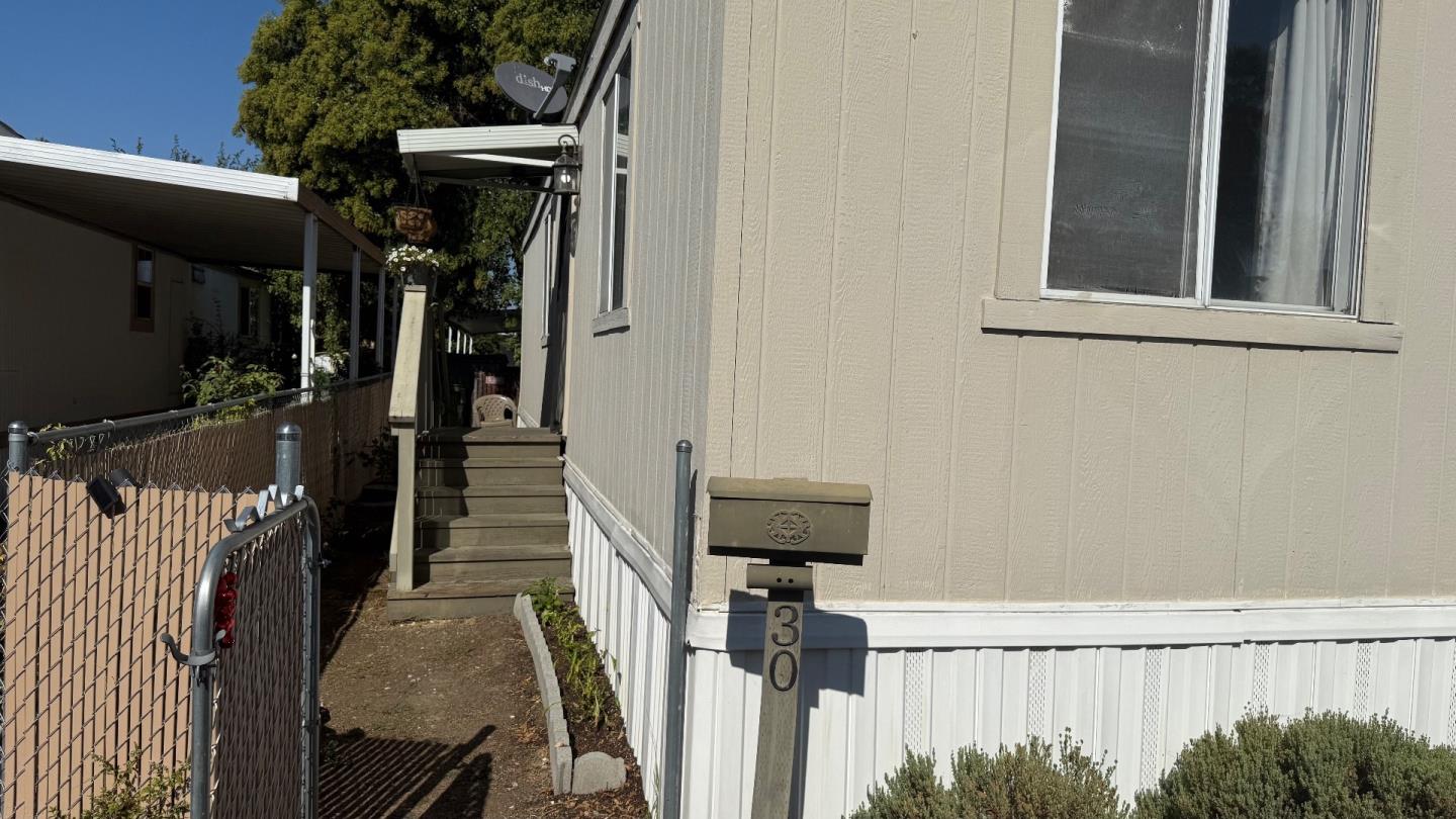 Detail Gallery Image 2 of 12 For 2855 Senter Rd #30,  San Jose,  CA 95111 - 2 Beds | 2 Baths