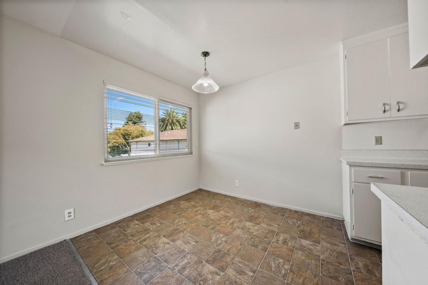 Detail Gallery Image 8 of 8 For 620 Masonic Way, Belmont,  CA 94002 - – Beds | – Baths