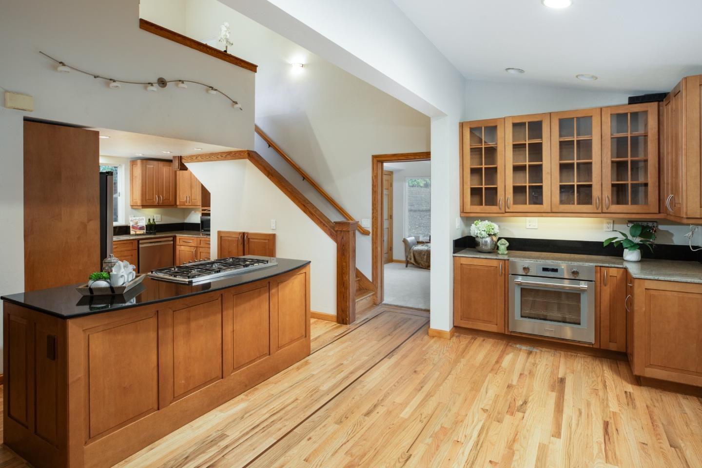 Detail Gallery Image 11 of 52 For 215 Marty Rd, Los Gatos,  CA 95033 - 5 Beds | 5 Baths