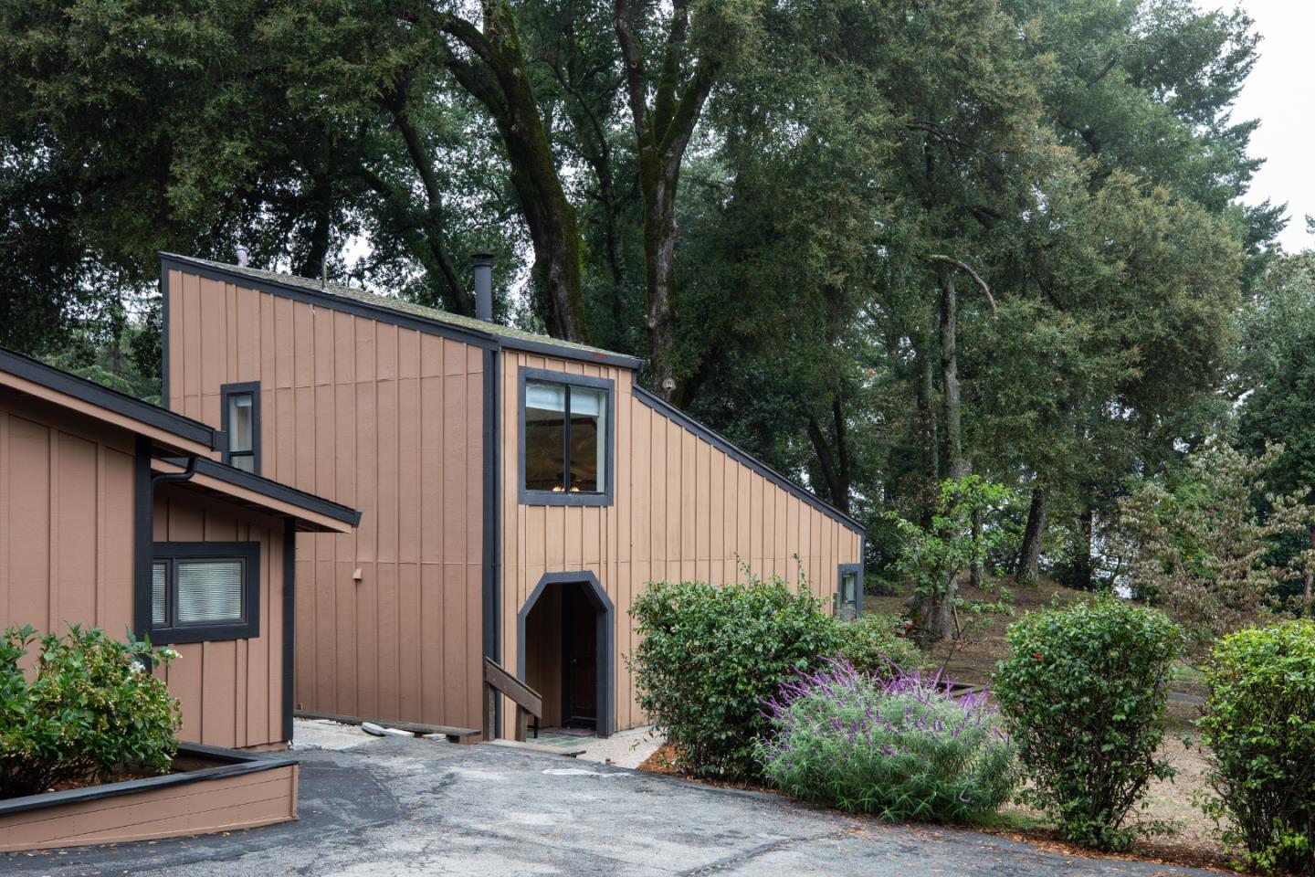 Detail Gallery Image 27 of 52 For 215 Marty Rd, Los Gatos,  CA 95033 - 5 Beds | 5 Baths