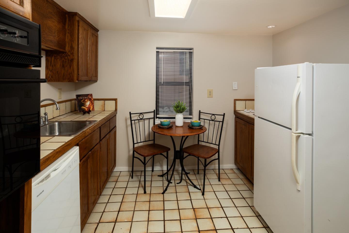 Detail Gallery Image 32 of 52 For 215 Marty Rd, Los Gatos,  CA 95033 - 5 Beds | 5 Baths