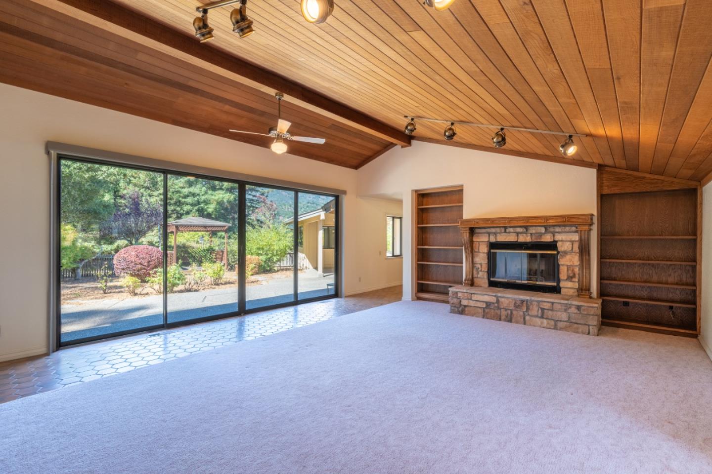 Detail Gallery Image 12 of 45 For 5 Boronda Rd, Carmel Valley,  CA 93924 - 3 Beds | 2/2 Baths