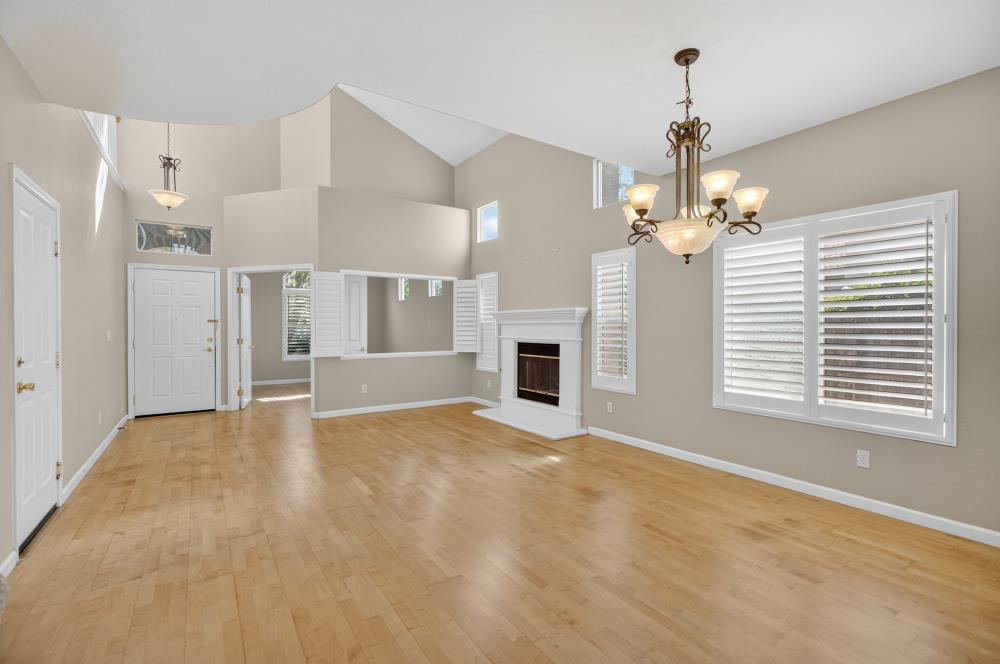 Detail Gallery Image 11 of 62 For 5817 Spring Flower Dr, Elk Grove,  CA 95757 - 4 Beds | 3 Baths