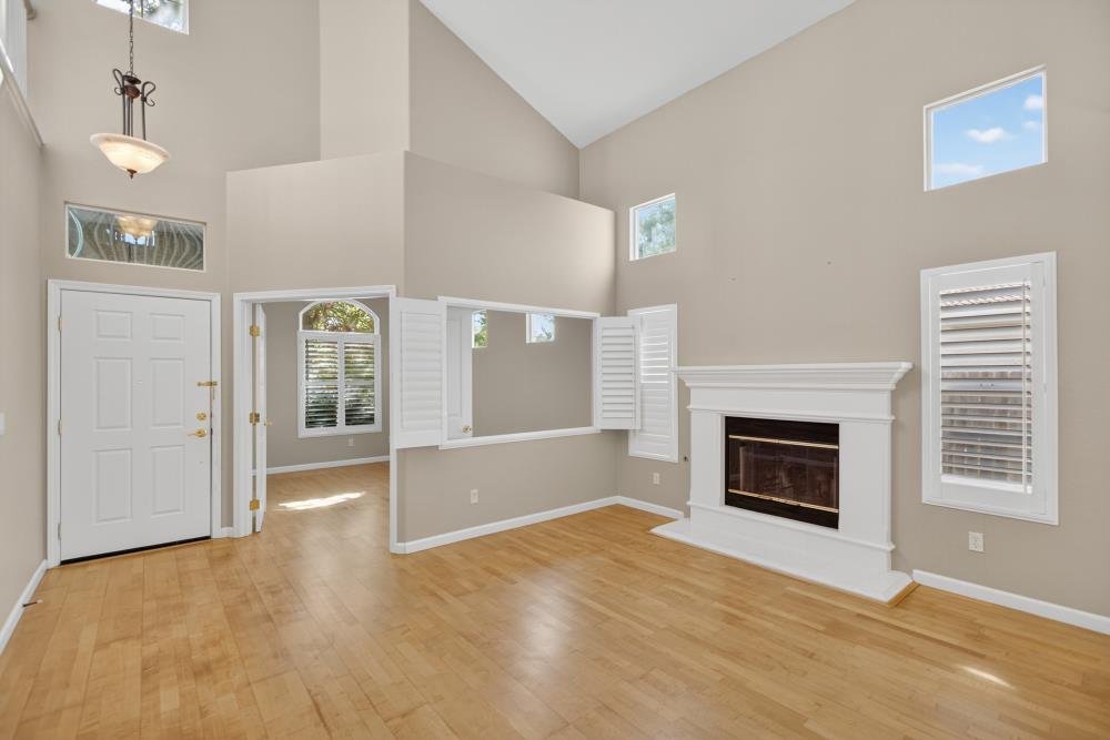 Detail Gallery Image 12 of 62 For 5817 Spring Flower Dr, Elk Grove,  CA 95757 - 4 Beds | 3 Baths