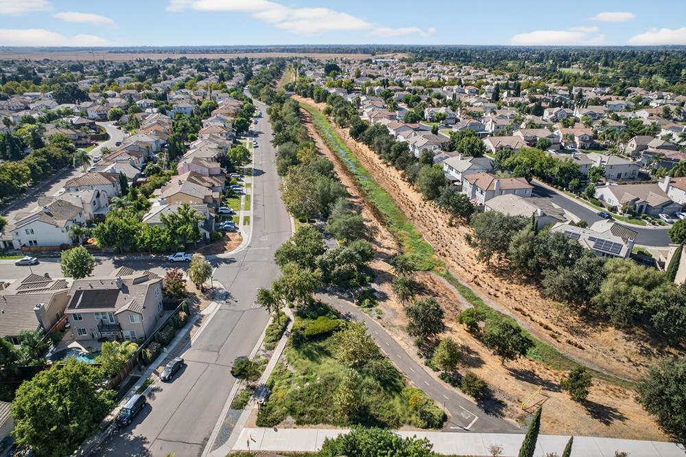 Detail Gallery Image 58 of 62 For 5817 Spring Flower Dr, Elk Grove,  CA 95757 - 4 Beds | 3 Baths