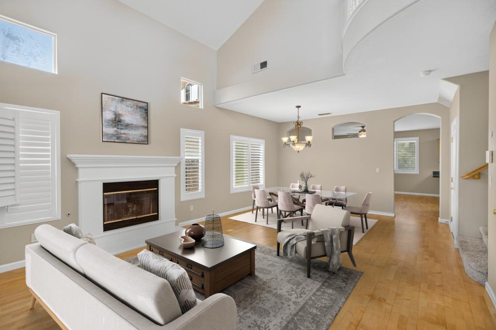 Detail Gallery Image 8 of 62 For 5817 Spring Flower Dr, Elk Grove,  CA 95757 - 4 Beds | 3 Baths