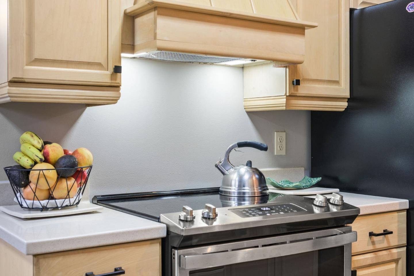 Detail Gallery Image 10 of 54 For 30487 Carroll Ave, Hayward,  CA 94544 - 3 Beds | 2 Baths