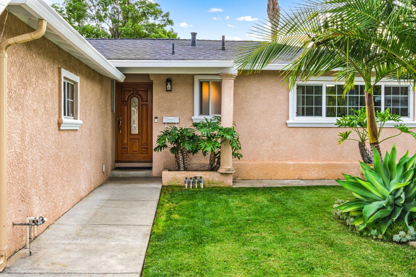 Detail Gallery Image 3 of 54 For 30487 Carroll Ave, Hayward,  CA 94544 - 3 Beds | 2 Baths