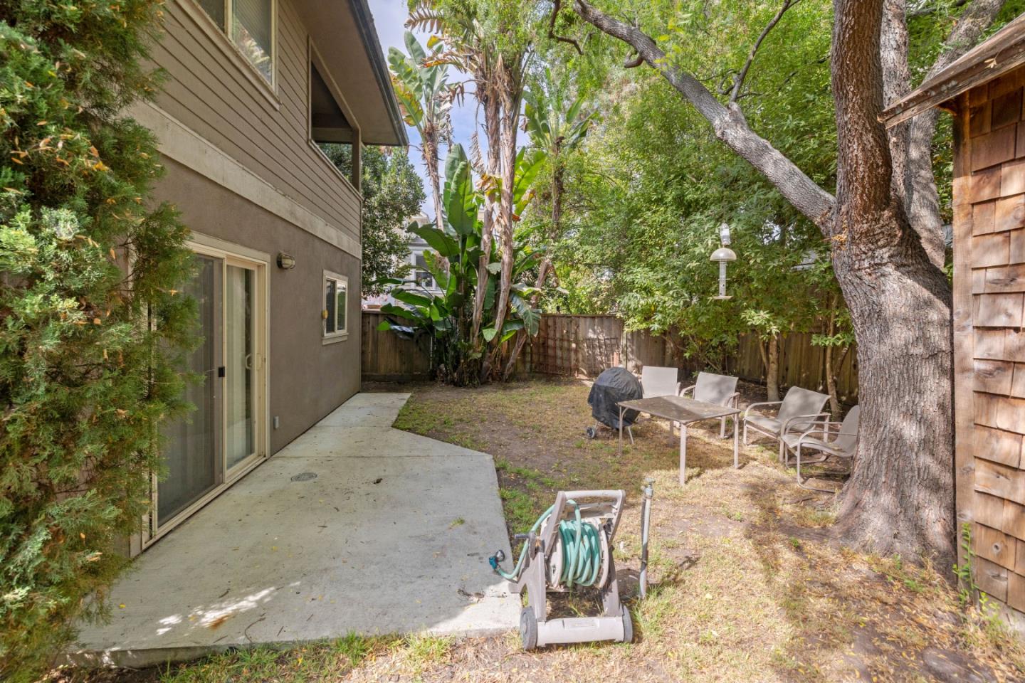 Detail Gallery Image 30 of 37 For 33 Edgewood Way, Santa Cruz,  CA 95060 - 3 Beds | 3 Baths