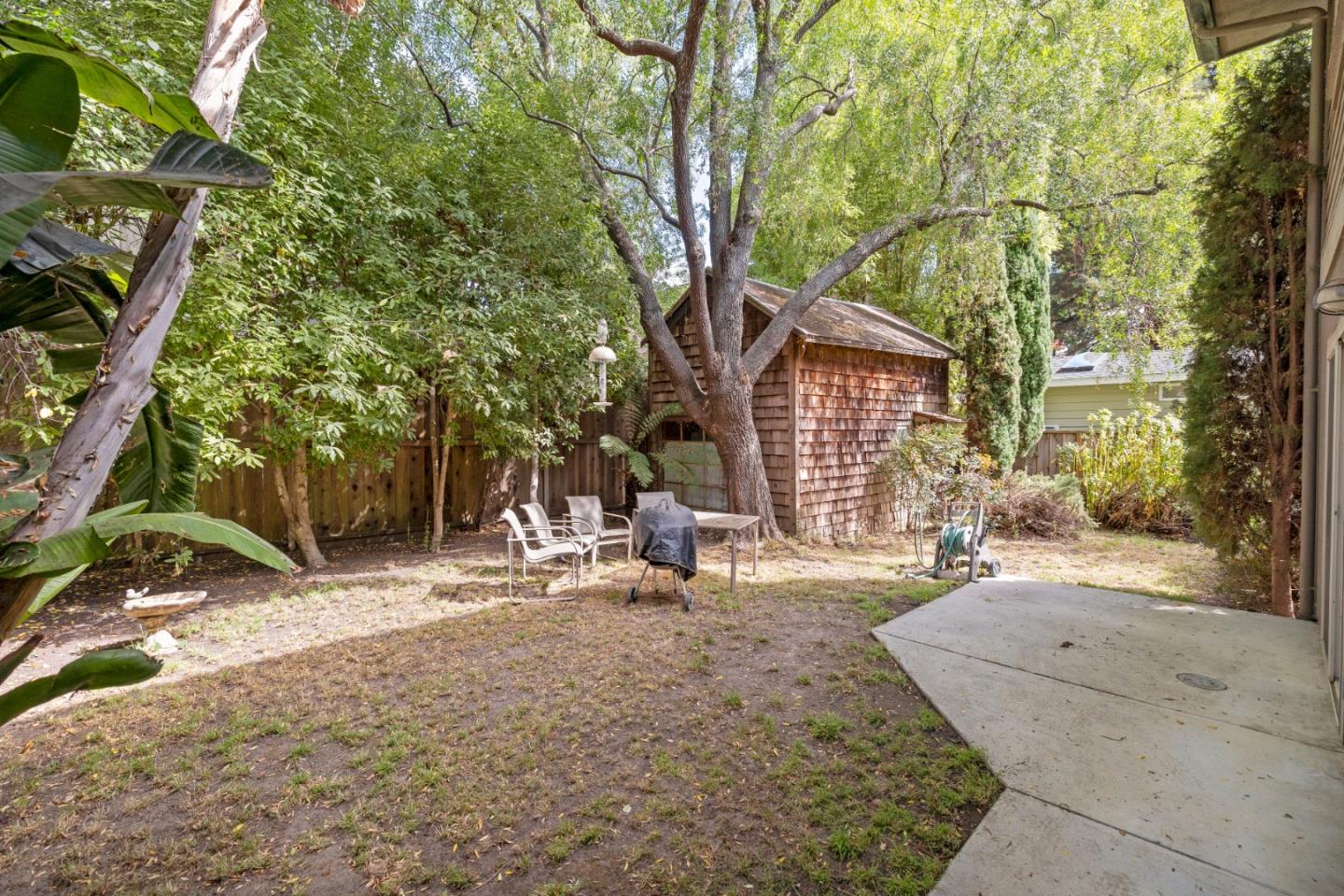 Detail Gallery Image 34 of 37 For 33 Edgewood Way, Santa Cruz,  CA 95060 - 3 Beds | 3 Baths