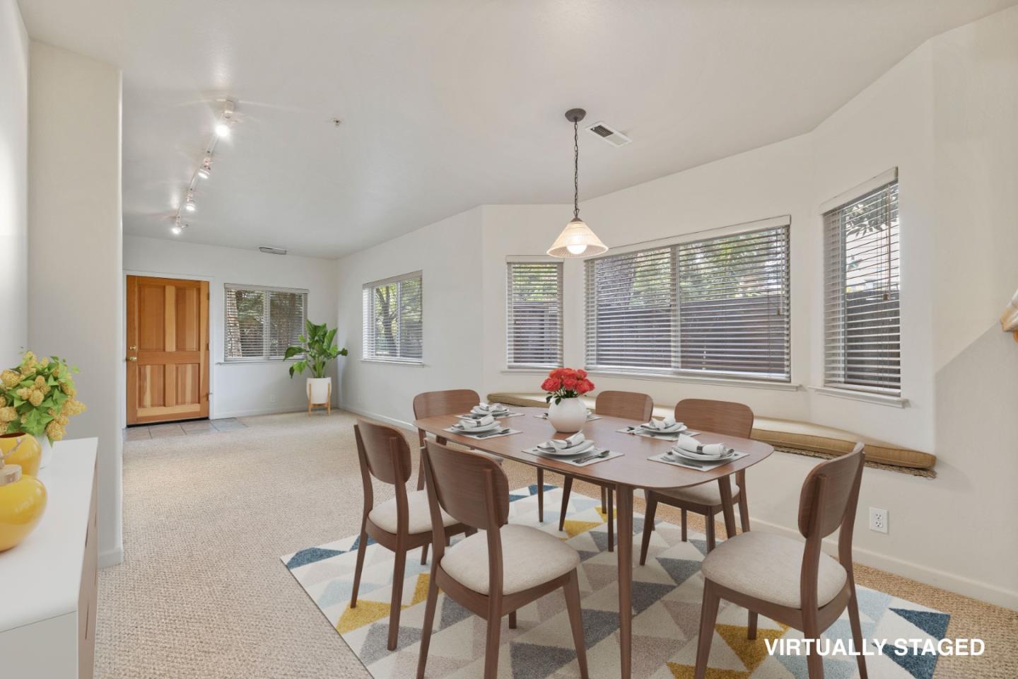 Detail Gallery Image 5 of 37 For 33 Edgewood Way, Santa Cruz,  CA 95060 - 3 Beds | 3 Baths