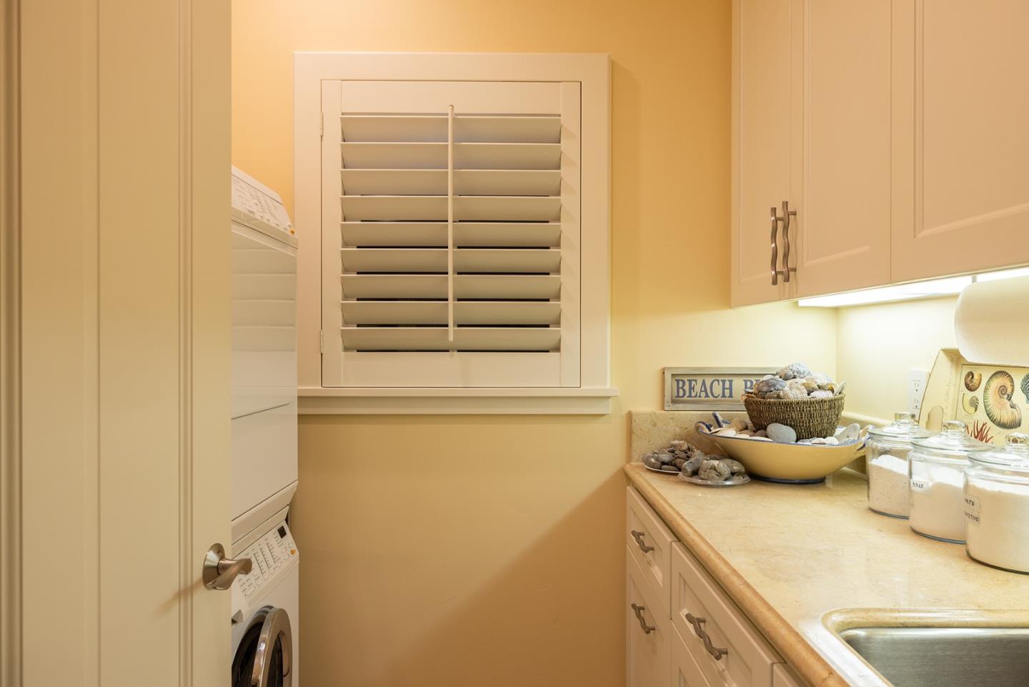 Detail Gallery Image 26 of 31 For 553 Beach Dr, Aptos,  CA 95003 - 4 Beds | 3 Baths