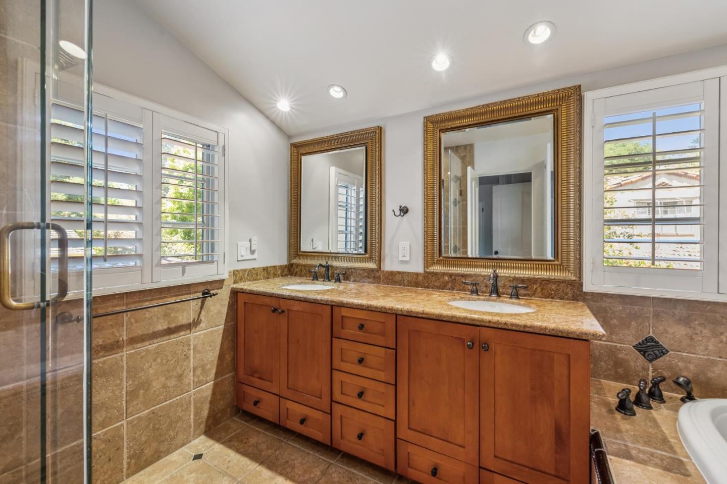 Detail Gallery Image 110 of 151 For 590 Center Dr, Palo Alto,  CA 94301 - 5 Beds | 3 Baths