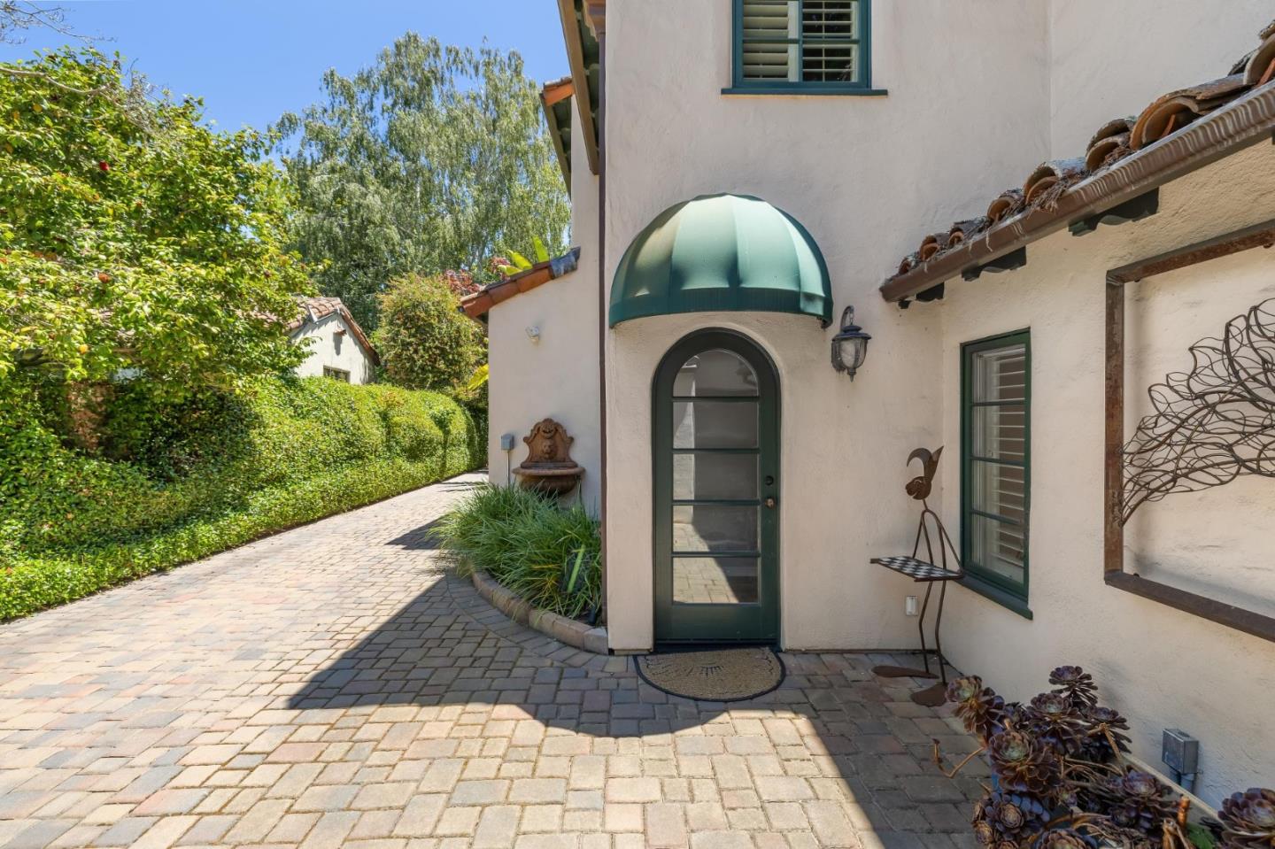 Detail Gallery Image 128 of 151 For 590 Center Dr, Palo Alto,  CA 94301 - 5 Beds | 3 Baths