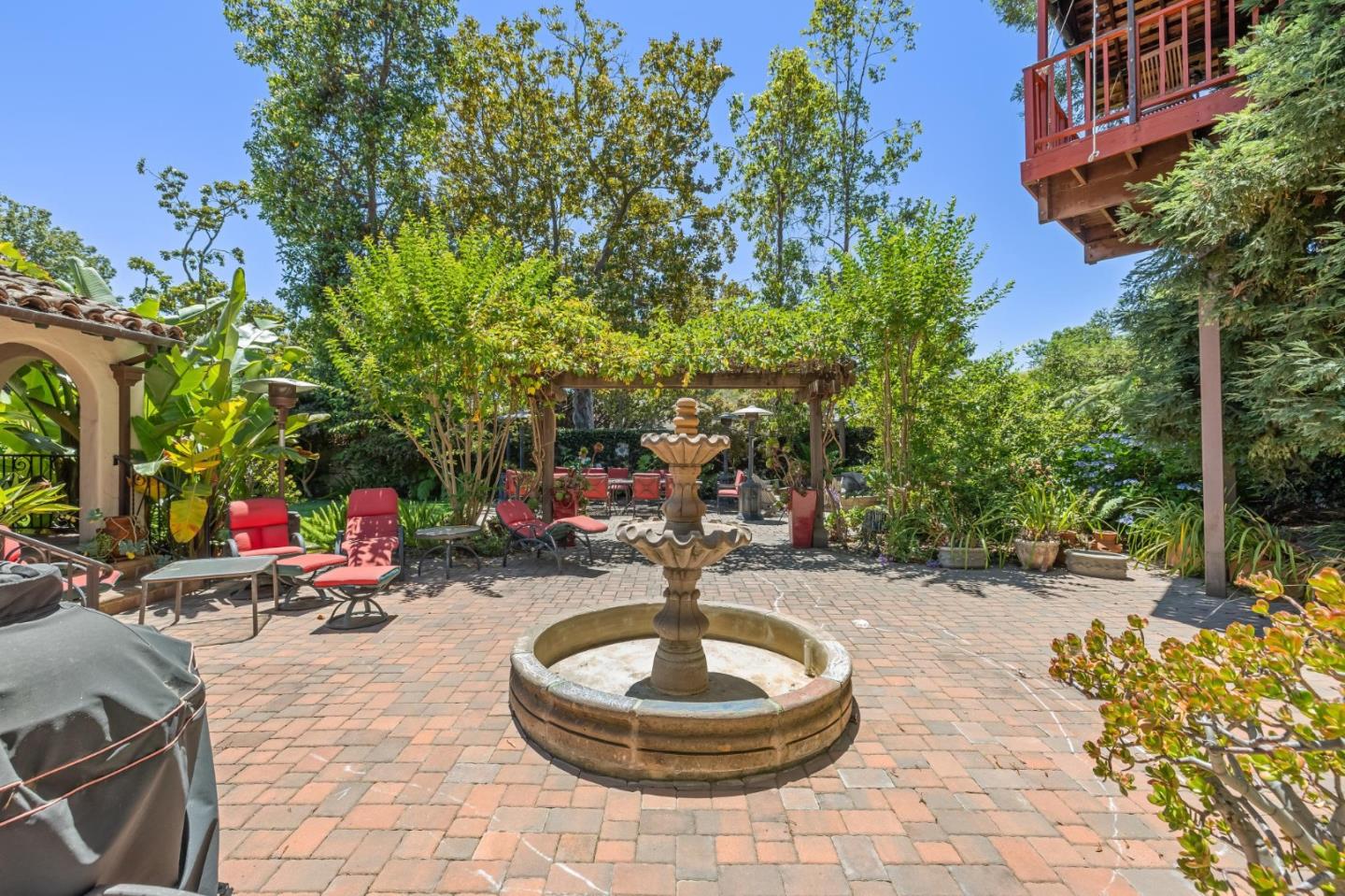 Detail Gallery Image 130 of 151 For 590 Center Dr, Palo Alto,  CA 94301 - 5 Beds | 3 Baths