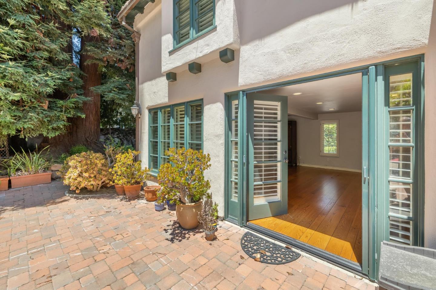 Detail Gallery Image 131 of 151 For 590 Center Dr, Palo Alto,  CA 94301 - 5 Beds | 3 Baths