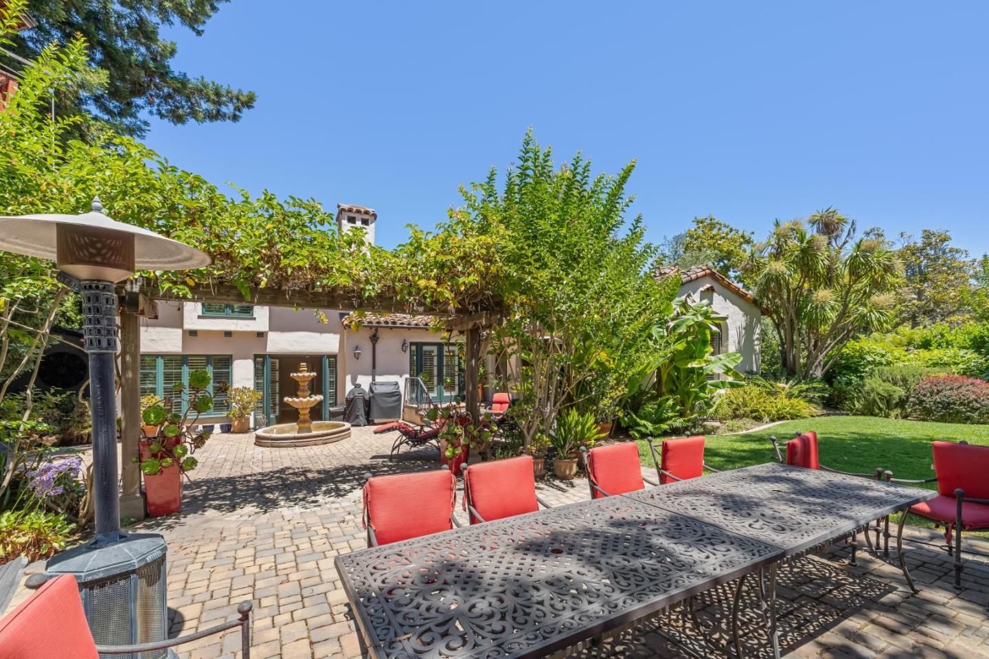 Detail Gallery Image 136 of 151 For 590 Center Dr, Palo Alto,  CA 94301 - 5 Beds | 3 Baths