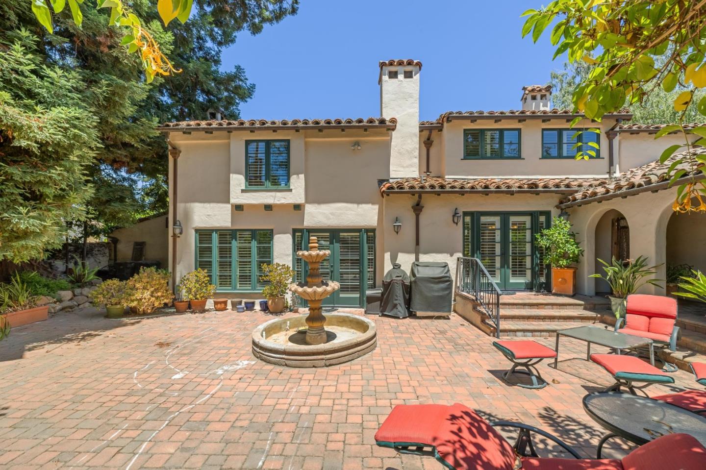 Detail Gallery Image 137 of 151 For 590 Center Dr, Palo Alto,  CA 94301 - 5 Beds | 3 Baths