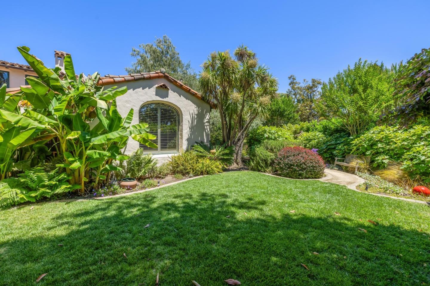 Detail Gallery Image 139 of 151 For 590 Center Dr, Palo Alto,  CA 94301 - 5 Beds | 3 Baths