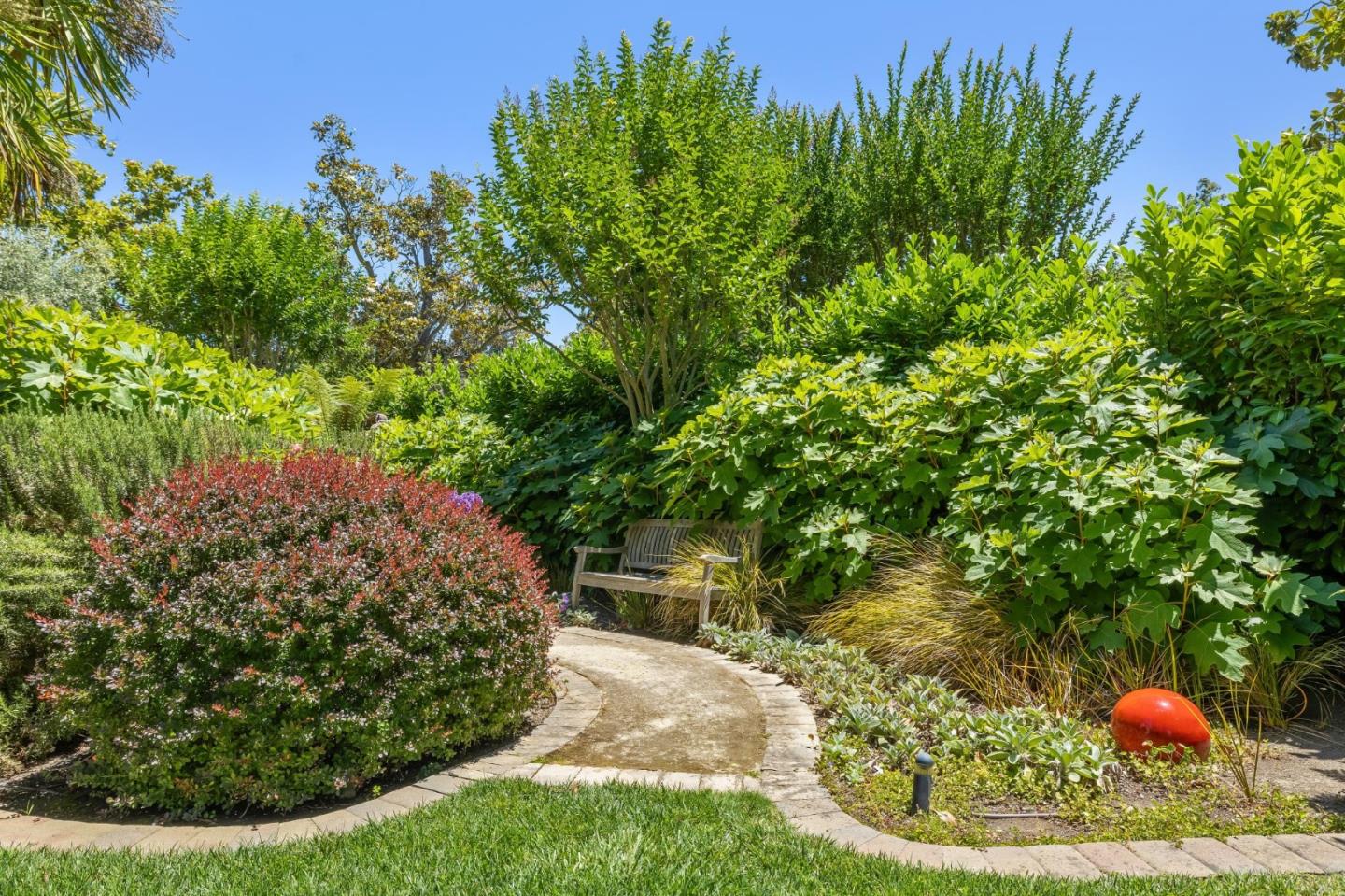 Detail Gallery Image 140 of 151 For 590 Center Dr, Palo Alto,  CA 94301 - 5 Beds | 3 Baths