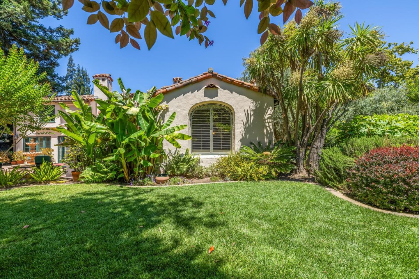 Detail Gallery Image 143 of 151 For 590 Center Dr, Palo Alto,  CA 94301 - 5 Beds | 3 Baths