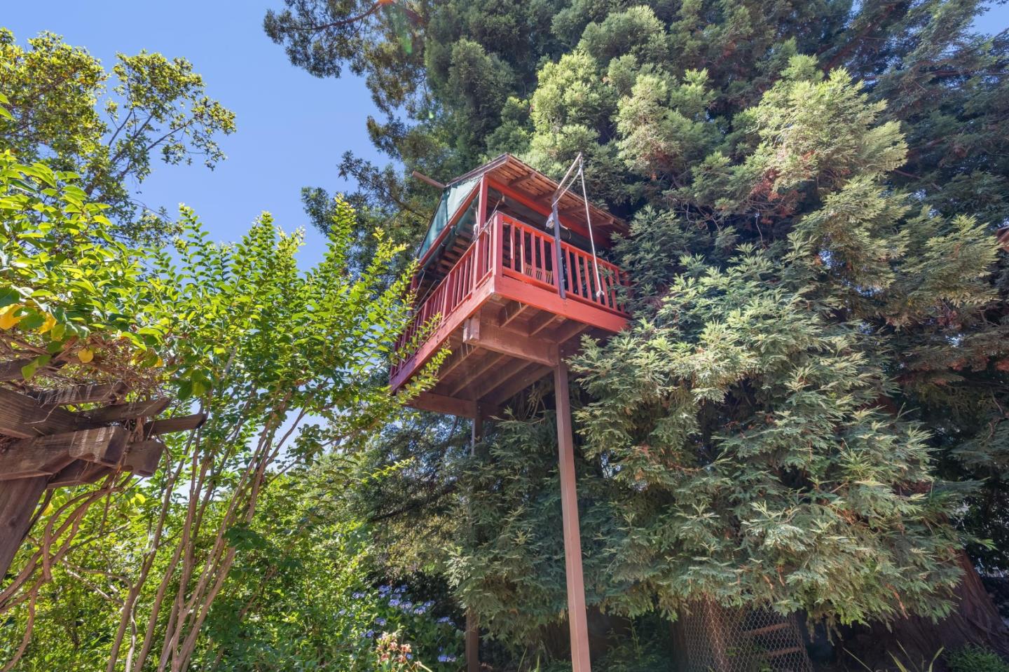 Detail Gallery Image 146 of 151 For 590 Center Dr, Palo Alto,  CA 94301 - 5 Beds | 3 Baths